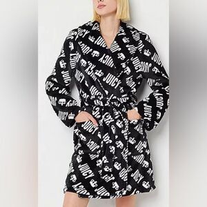 NEW JUICY COUTURE BLACK/WHITE ROBE